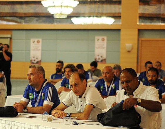 UEFA B-Lisans Antrenörlük Kursu yapılıyor