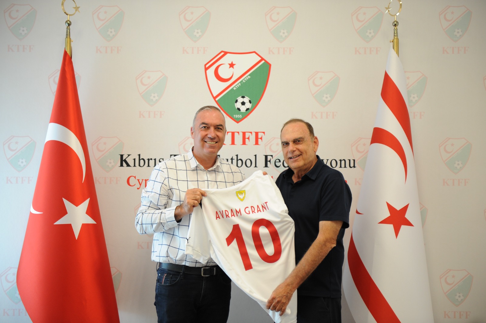 Avram Grant KTFF'yi Ziyaret Etti